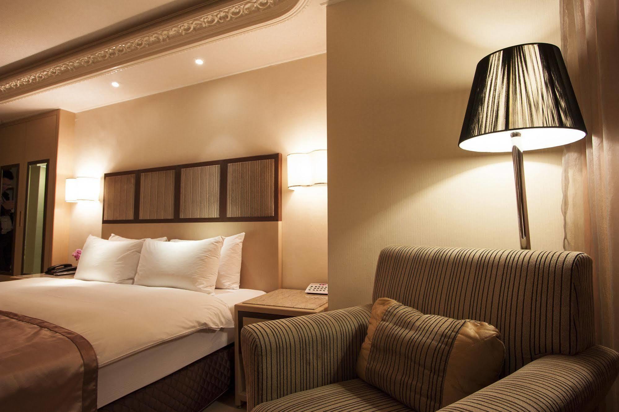 Taipei Charming City Hotel Exterior photo